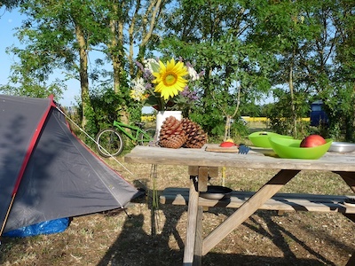 cyclistes de vélodyssée au camping