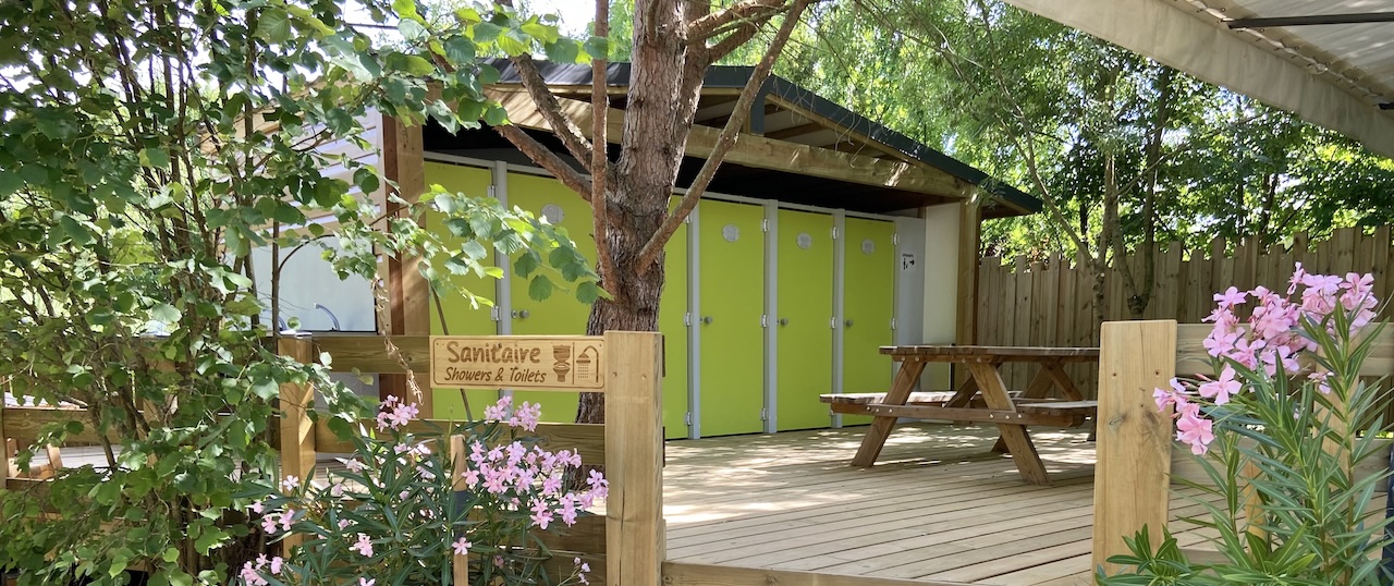 <div class='cnt'><h3>Sanitaire du camping vert</h3></div>